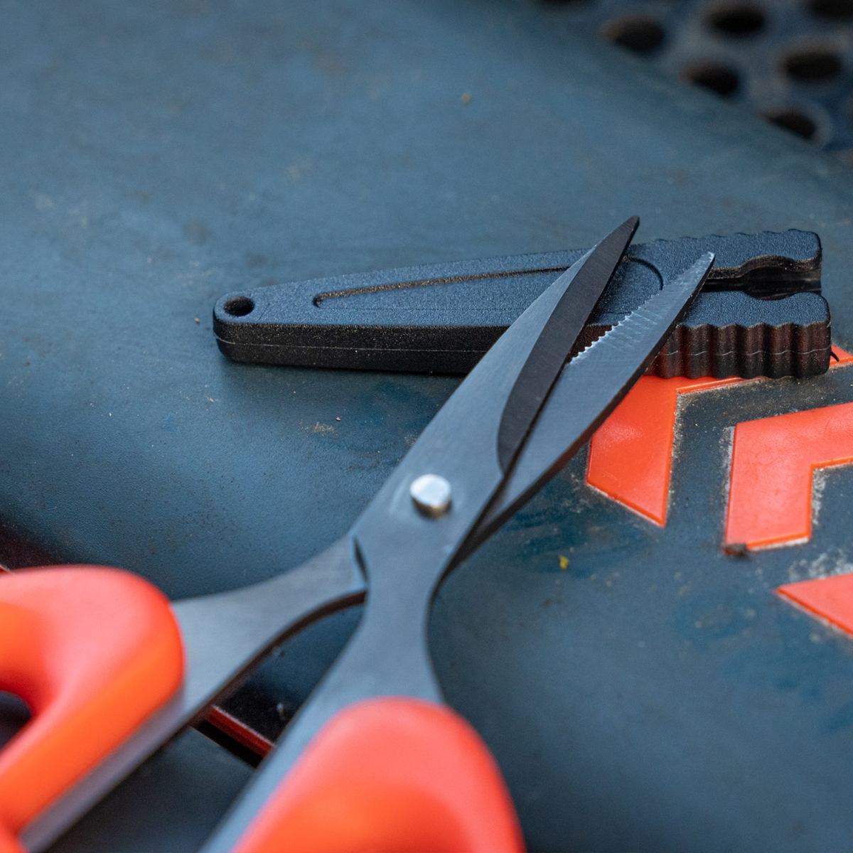 daiwa serrated scissors-7