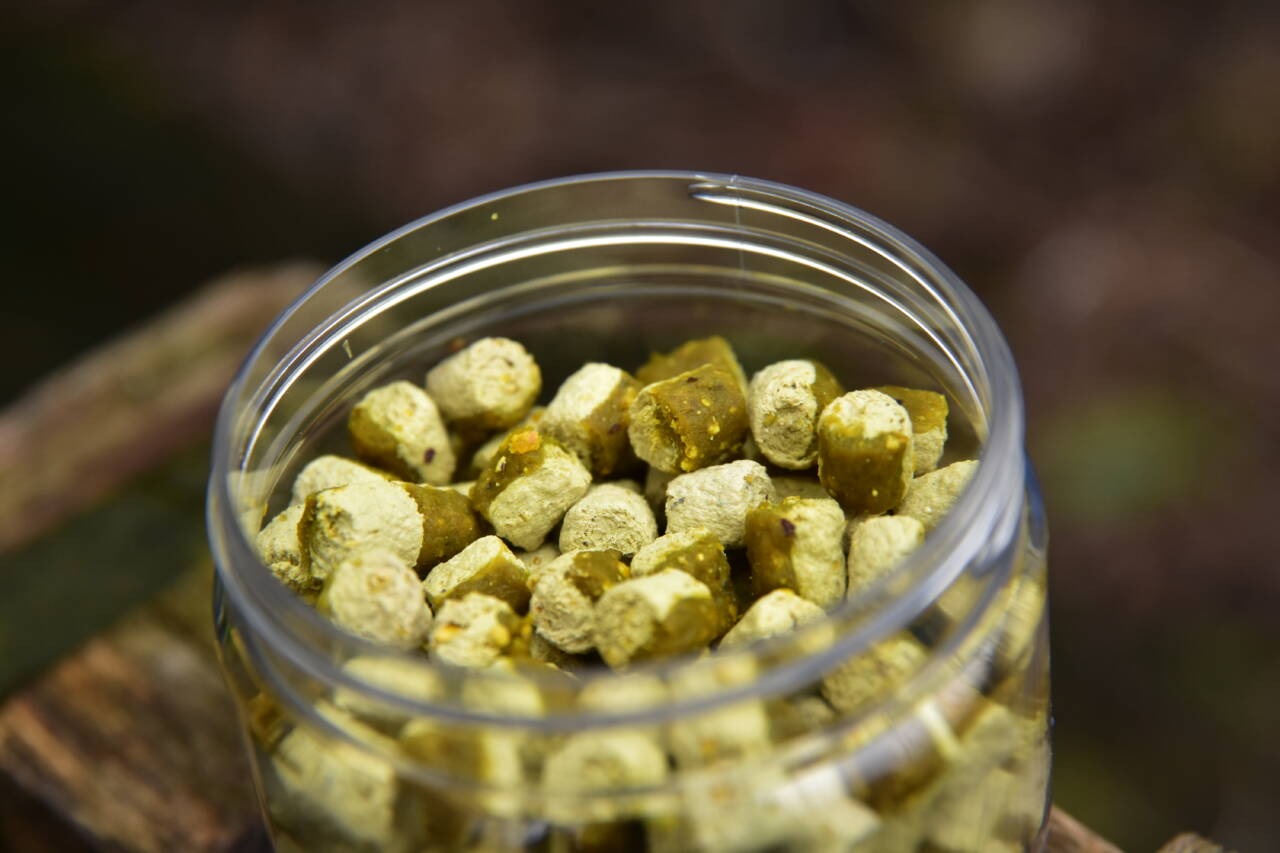 dynamite hybridz durable hookers-3