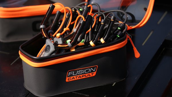 Guru Fusion 800 Luggage — Lobbys Tackle